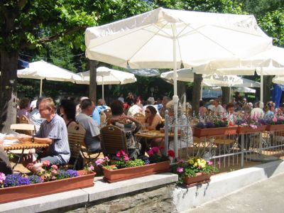 Die L&uuml;mmelz bei der Neuer&ouml;ffnung der Stra&szlig;enm&uuml;hle 2005